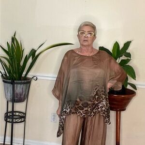 Chic Leopard Print Jumpsuit